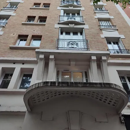 Apartment Beau Studio Parisien Paris