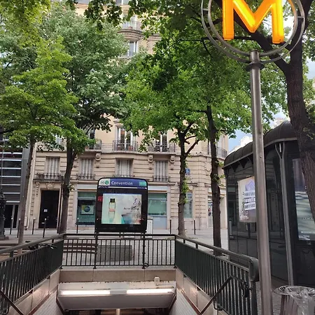 Beau Studio Parisien Paris